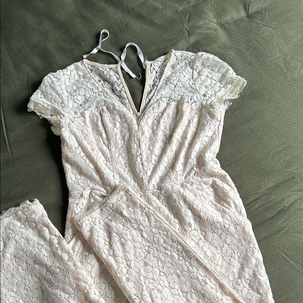 Elegant Lace Dress with Cap Sleeves